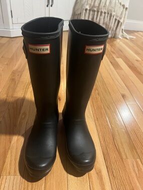 Hunter Black Tall Matte Rain Boots